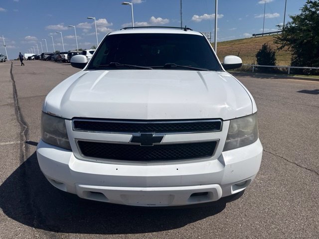 Used 2009 White Chevrolet LT image 2