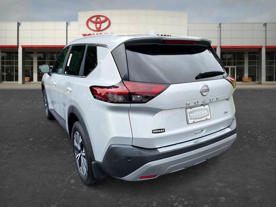 Used 2022 Brilliant Silver Metallic Nissan SV image 7