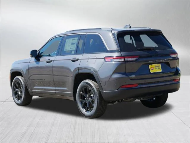 New 2026 Baltic Gray Metallic Clear-Coat Exterior Paint Jeep Laredo image 3