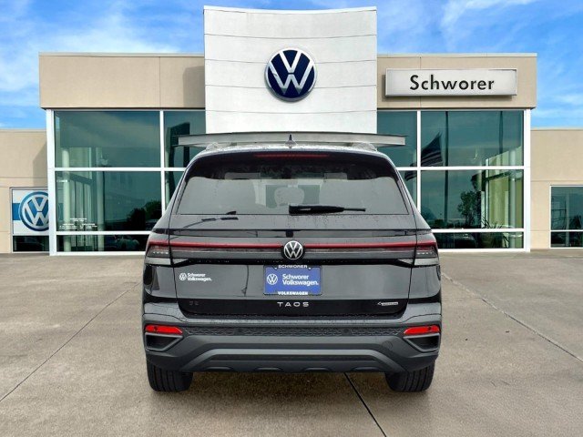 New 2026 Deep Black Pearl Volkswagen SE Black 4Motion image 7