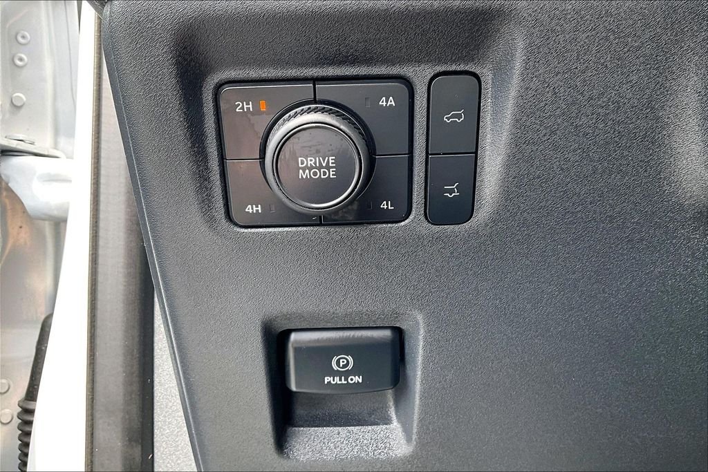 Used 2025 Silver Metallic Ford Active image 37