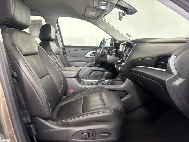 Used 2020 Gray Chevrolet 3LT image 4