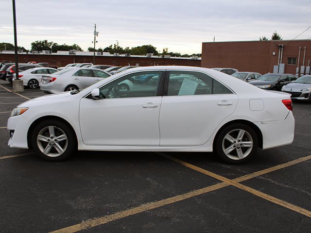 Used 2013 Super White Toyota SE image 7