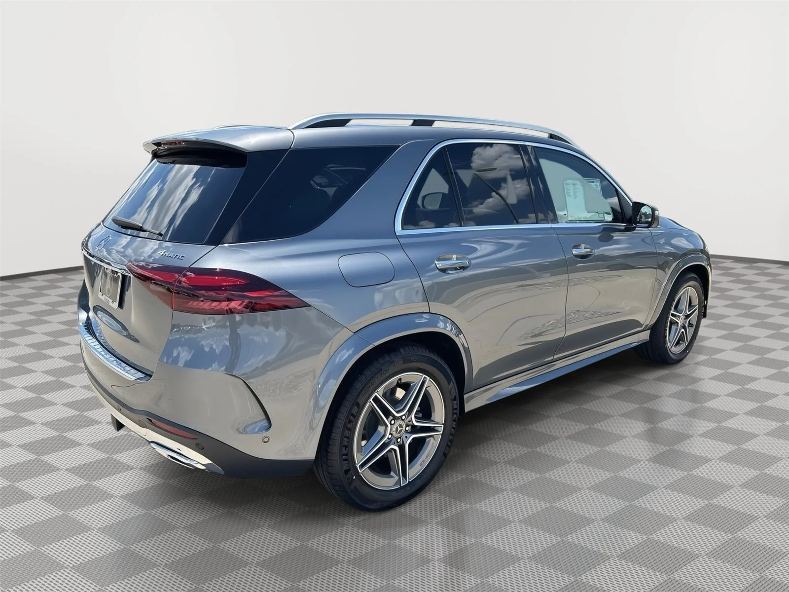 New 2026 Selenite Grey Metallic Mercedes-Benz GLE 350 image 3