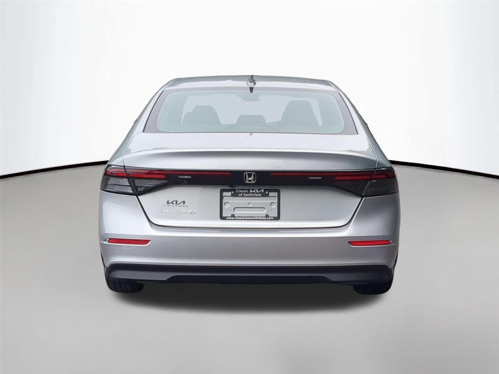 Used 2024 Solar Silver Metallic Honda LX image 4