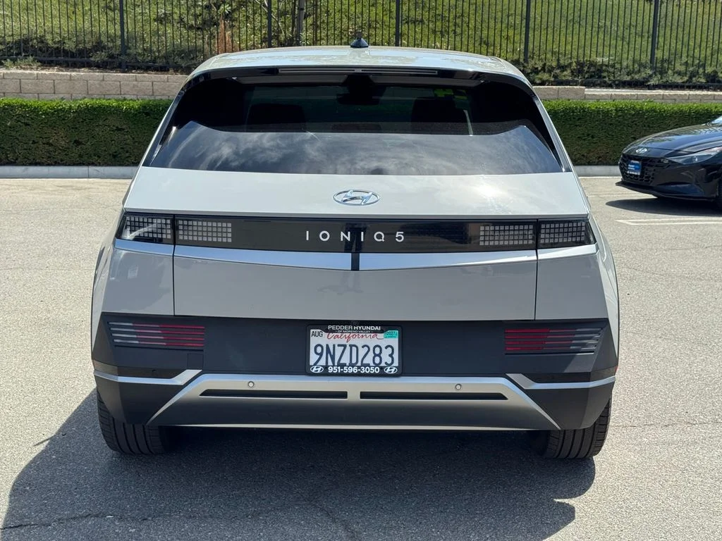 Used 2024 Gray Hyundai SE image 3
