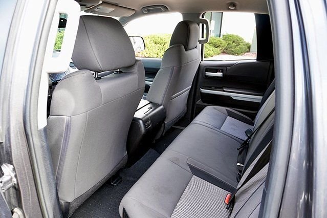 Used 2014  Toyota SR5 image 15