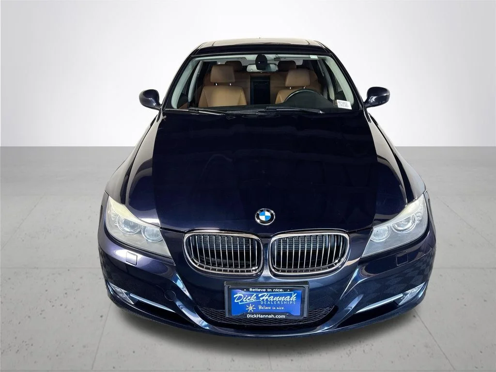 Used 2010 Blue BMW 335i xDrive image 3