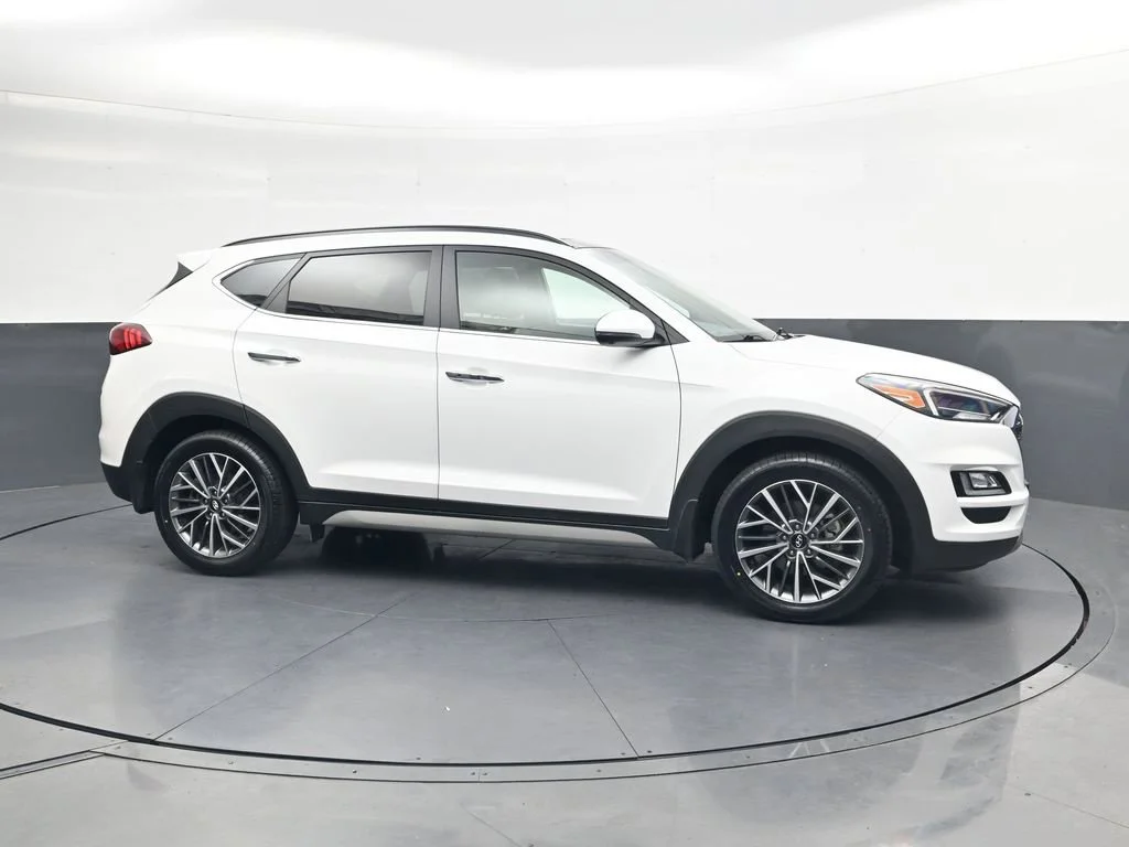 Used 2019 White Hyundai Ultimate image 4