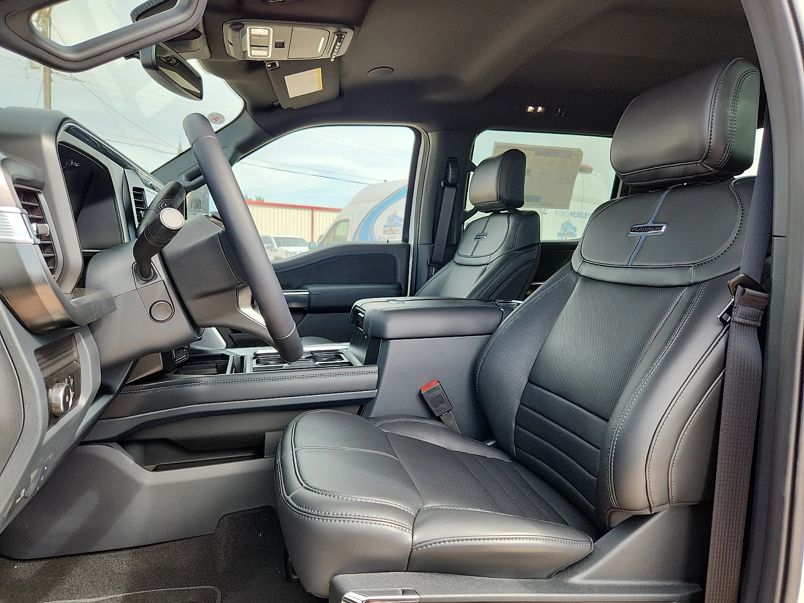 New 2027 Star White Metallic Tri-Coat Ford Platinum image 17