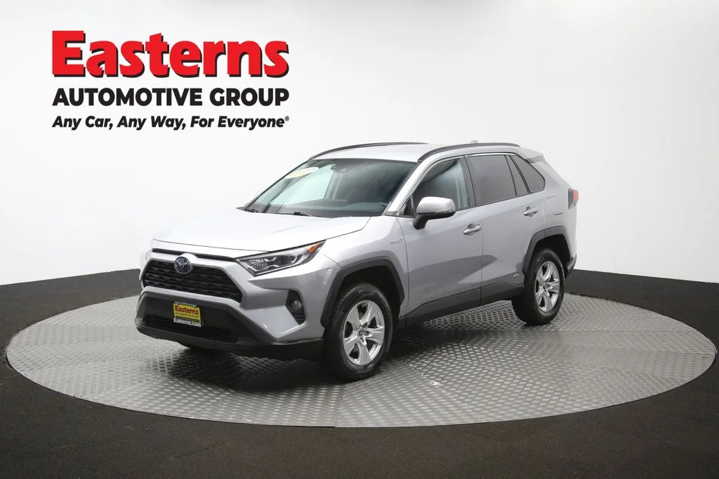 Used 2021 Silver Toyota XLE image 57