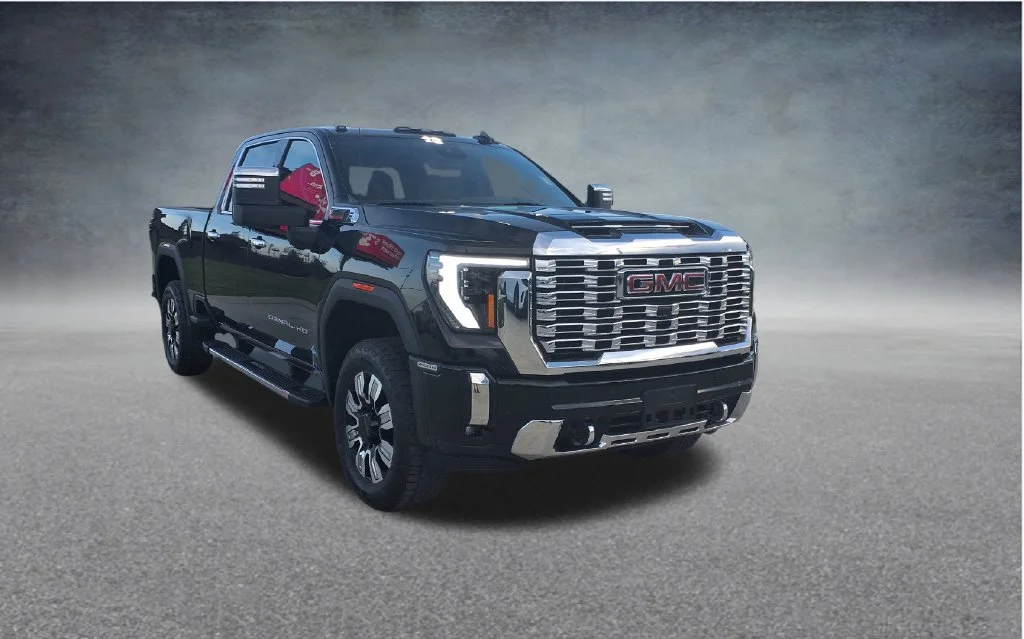 Used 2025 Black GMC Denali image 1
