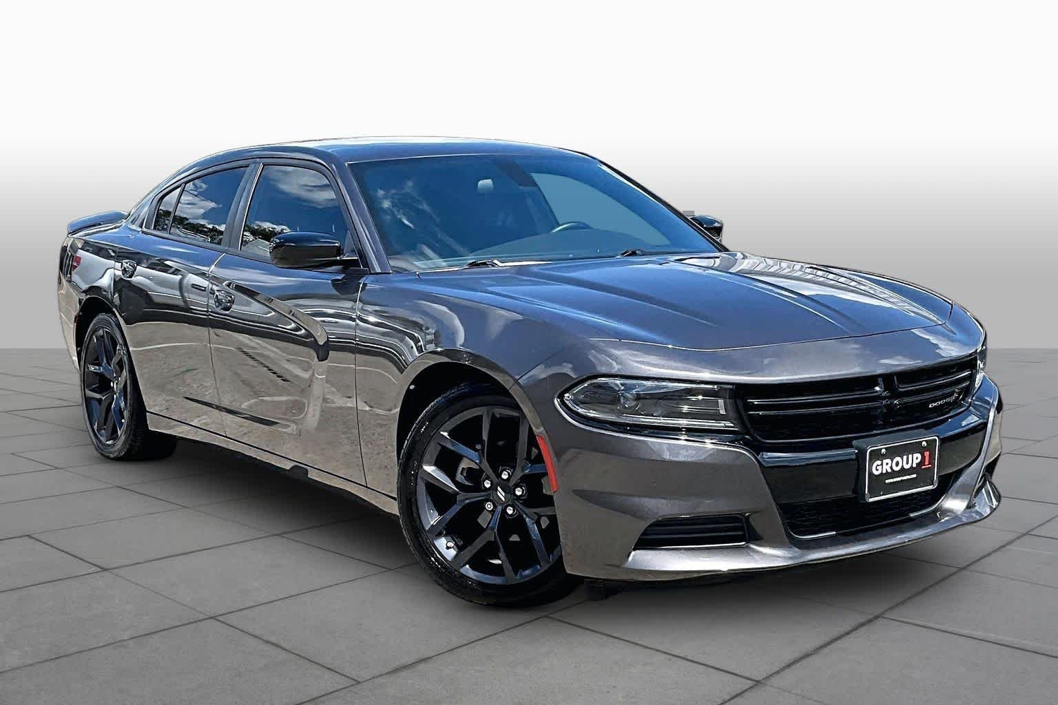 Used 2023 Granite Pearlcoat Dodge SXT image 5