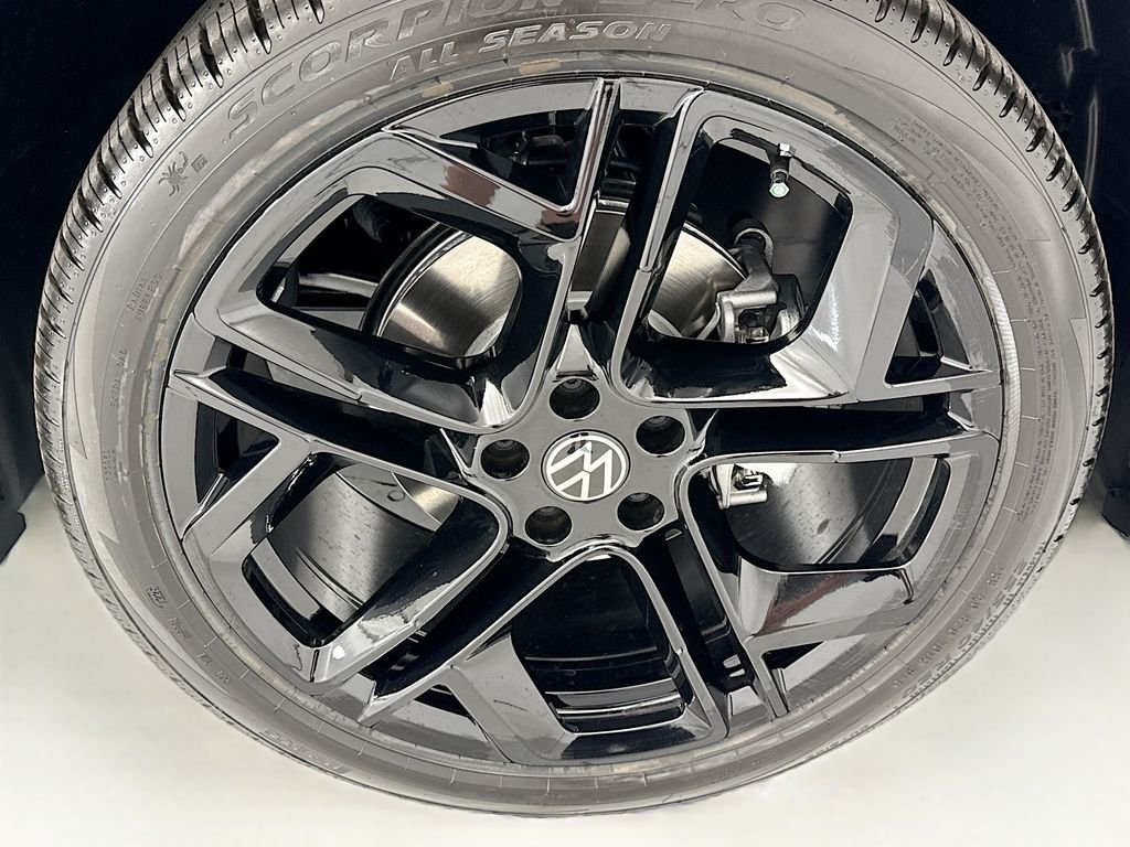 New 2026 Monterey Blue W/Deep Black Roof Volkswagen SE R-Line Black image 30