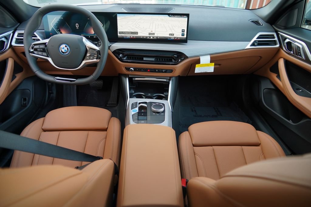 New 2026 Skyscraper Grey Metallic BMW xDrive40 image 13