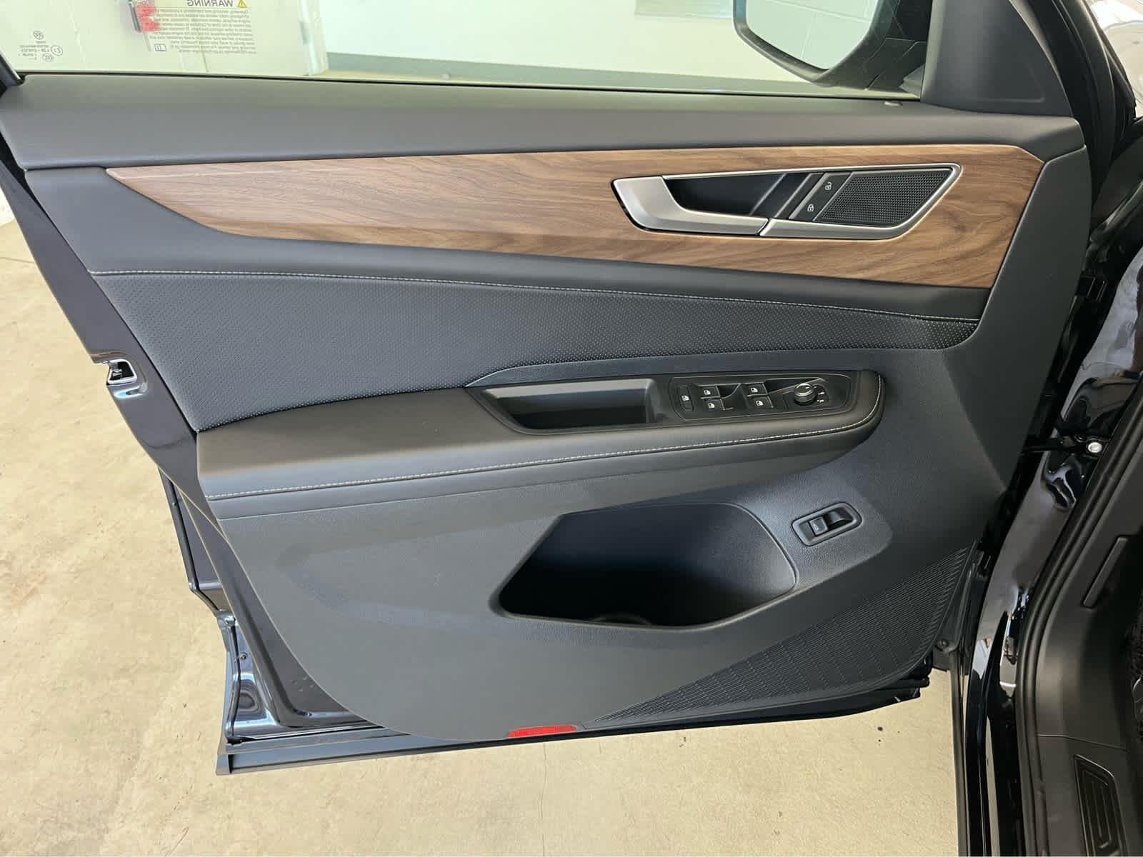 2026 Volkswagen Atlas SE w/Tech - Photo 11