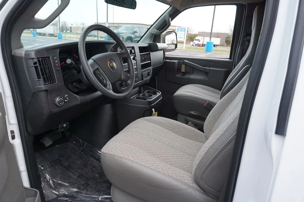 2025 Chevrolet Express Cargo Work Van - Photo 8