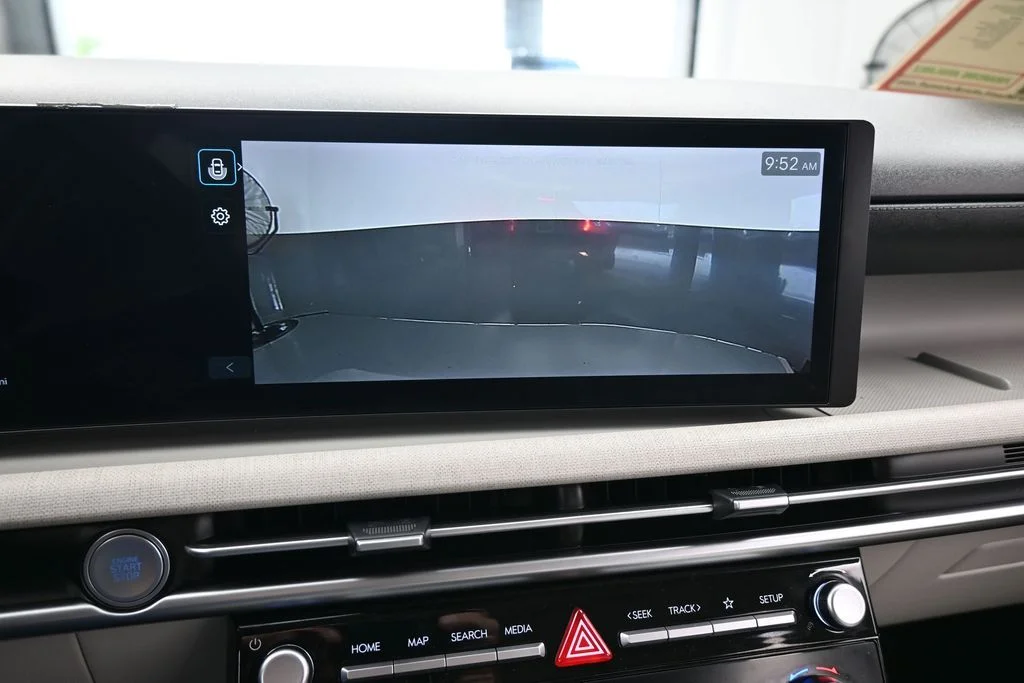Used 2025 Ecotronic Gray Hyundai SEL Convenience image 21