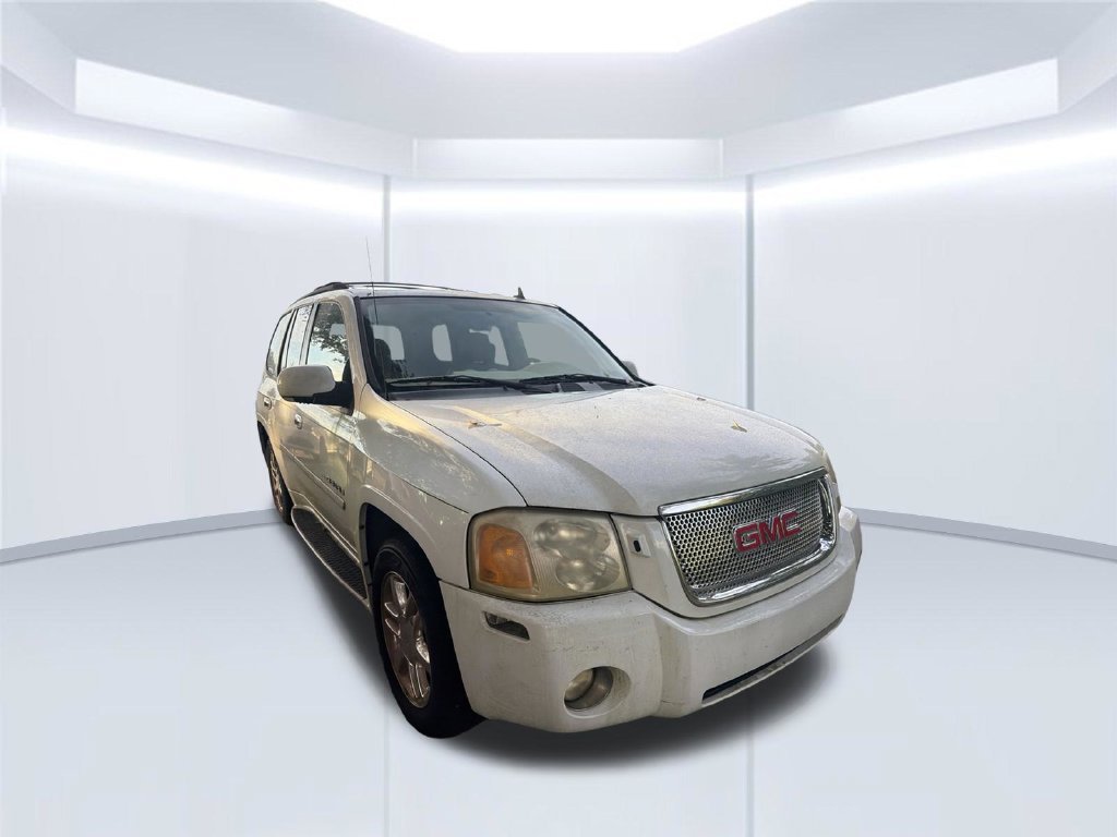 Used 2007 Summit White GMC Denali image 14