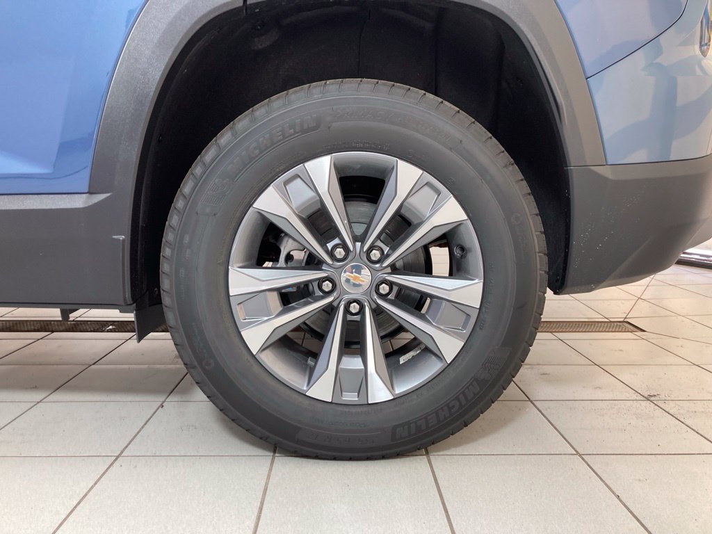 2027 Chevrolet Equinox LT - Photo 21
