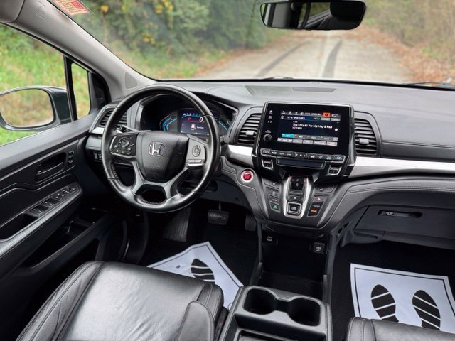 Used 2022 Platinum White Pearl Honda EX-L image 28
