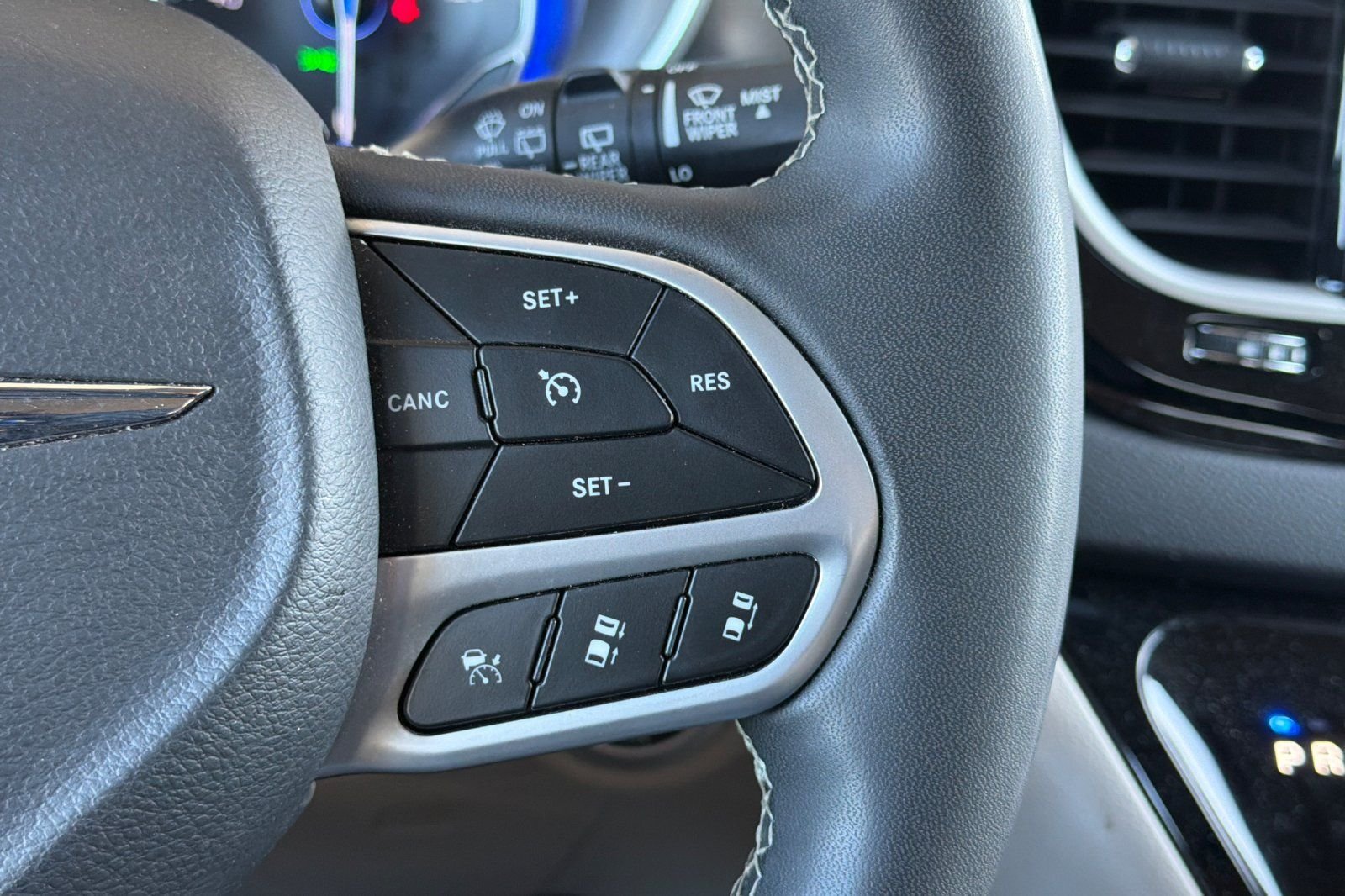 Used 2023 Silver Chrysler Touring L image 31