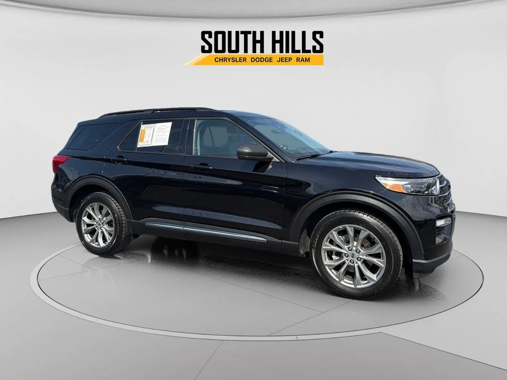 2023 Ford Explorer XLT 4WD's photo
