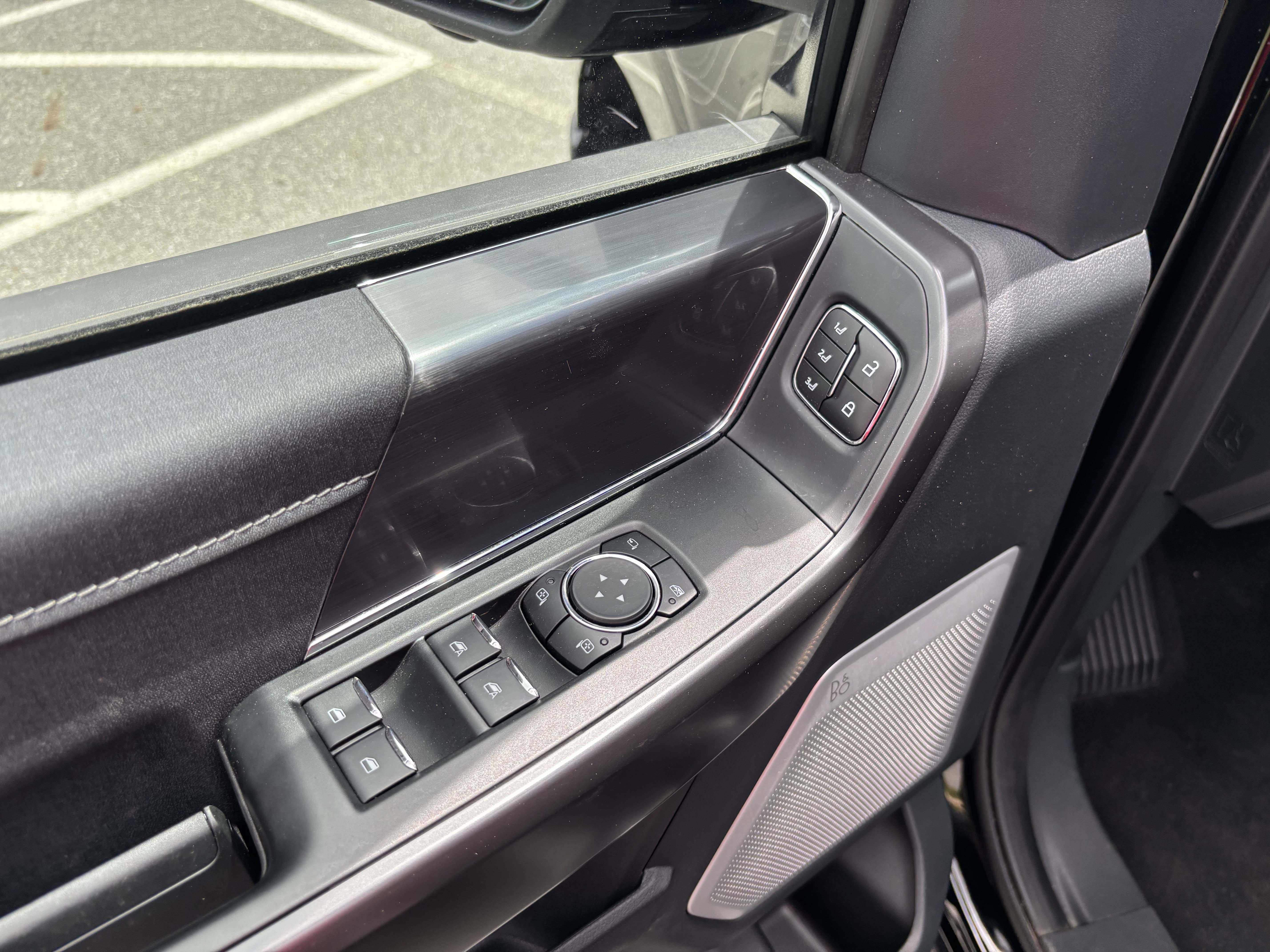 Used 2025 Black Ford LARIAT image 12