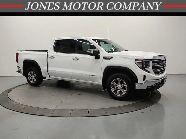 Used 2025 White GMC SLT image 1