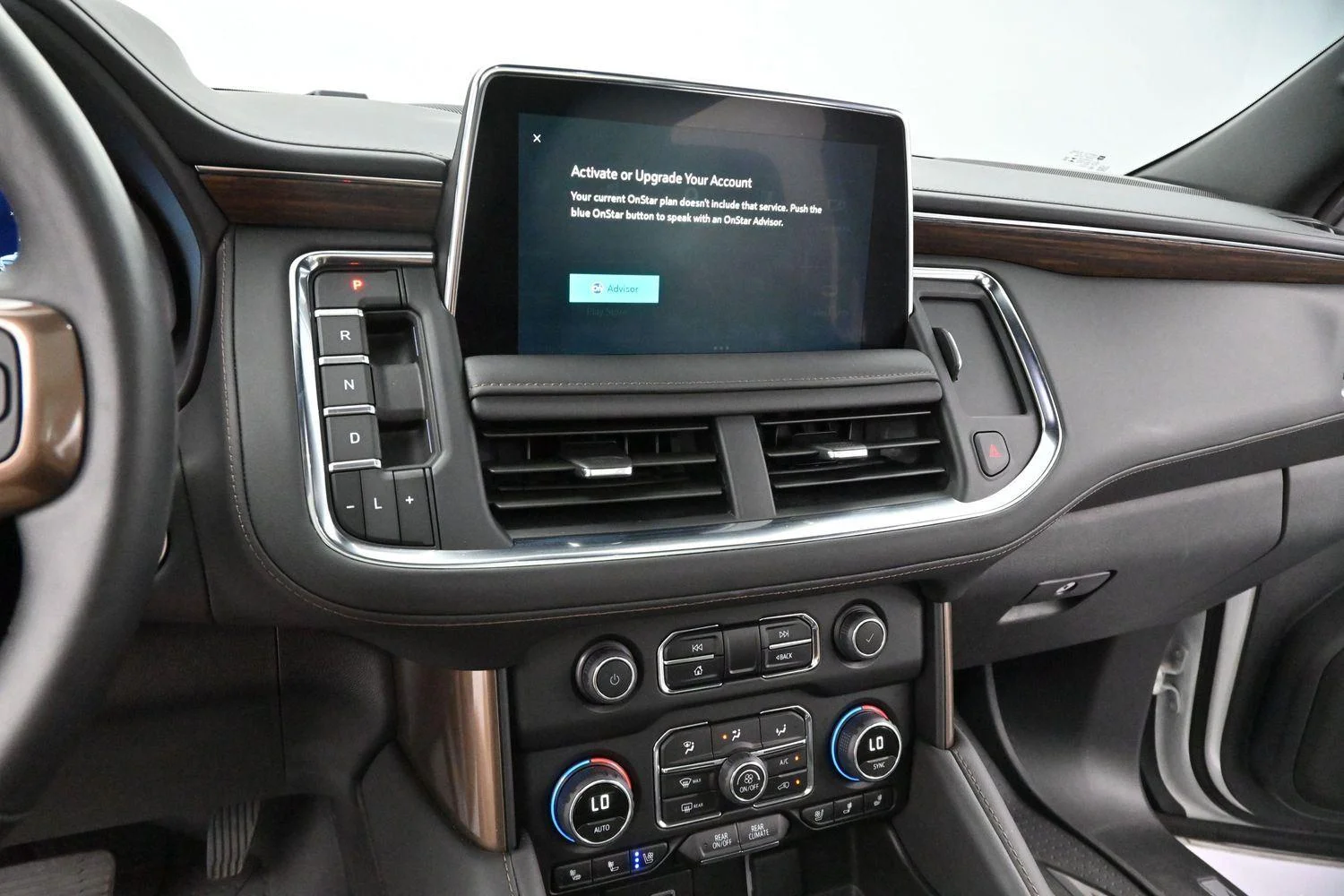 Used 2024 Iridescent Pearl Tricoat Chevrolet High Country image 18
