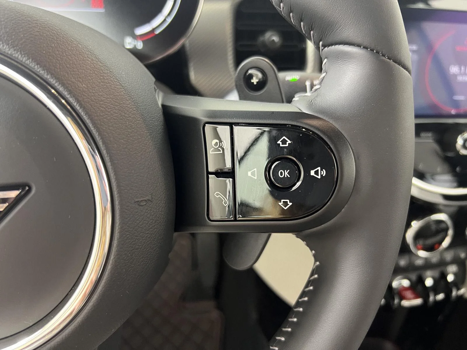 Used 2024 Chili Red MINI Cooper S image 15