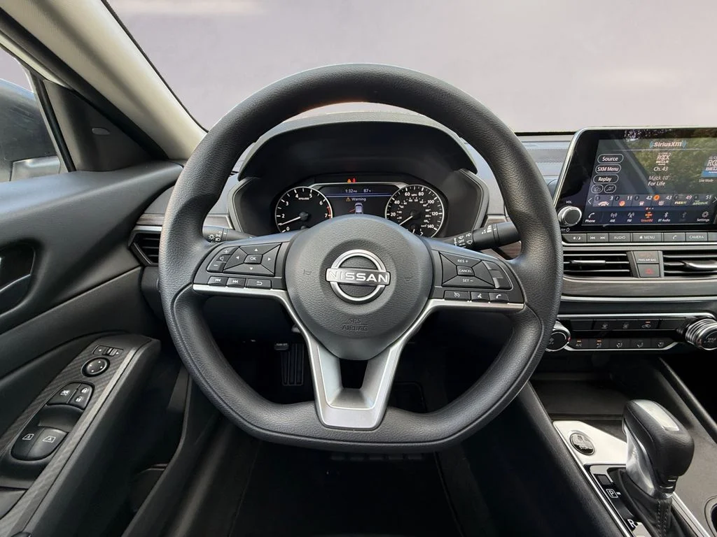 New 2026 White Nissan 2.5 SV image 13
