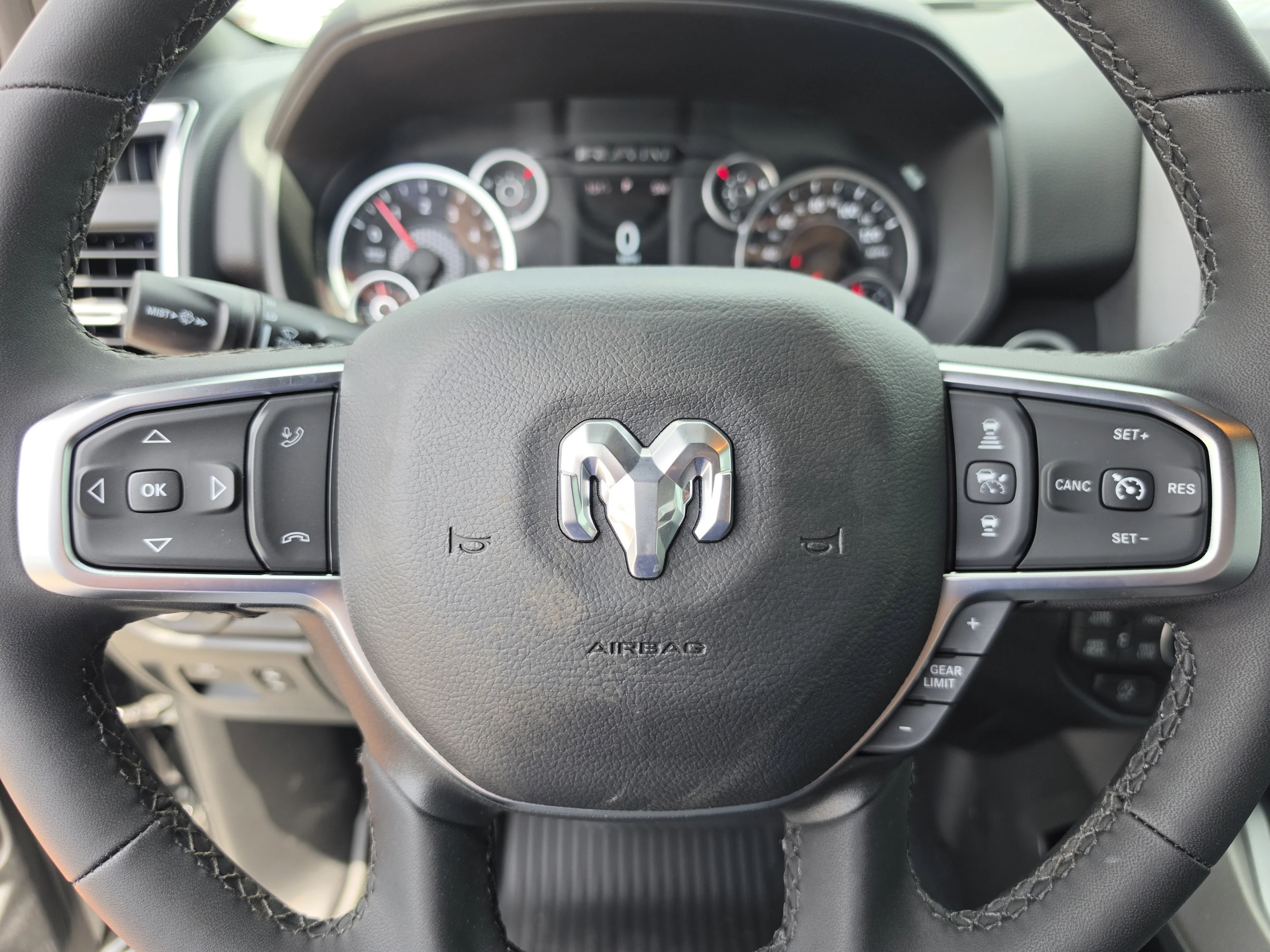 Used 2026 Diamond Black Crystal Pearlcoat Ram Big Horn image 32