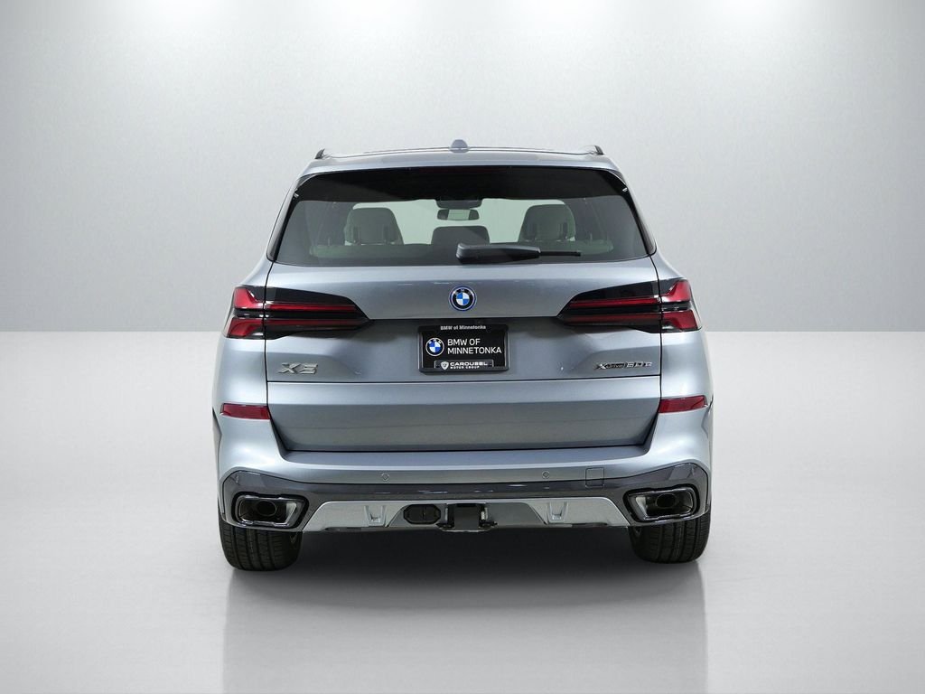 New 2026 Skyscraper Grey Metallic BMW xDrive50e image 10