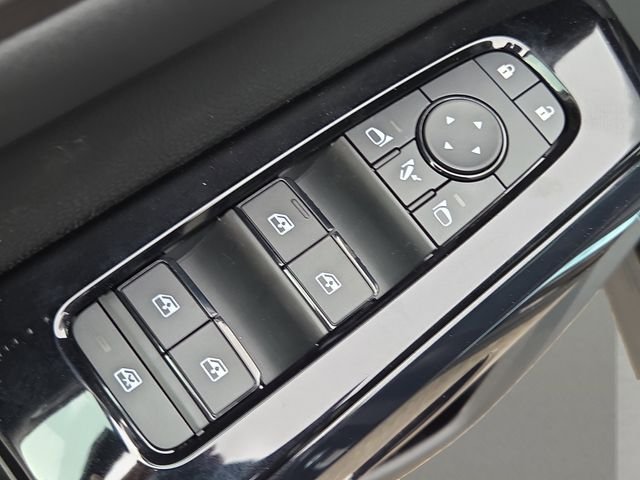 New 2026 Super Black Nissan Platinum image 18