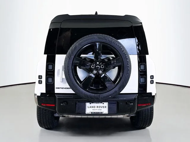 New 2026 Fuji White Land Rover X-Dynamic SE image 6