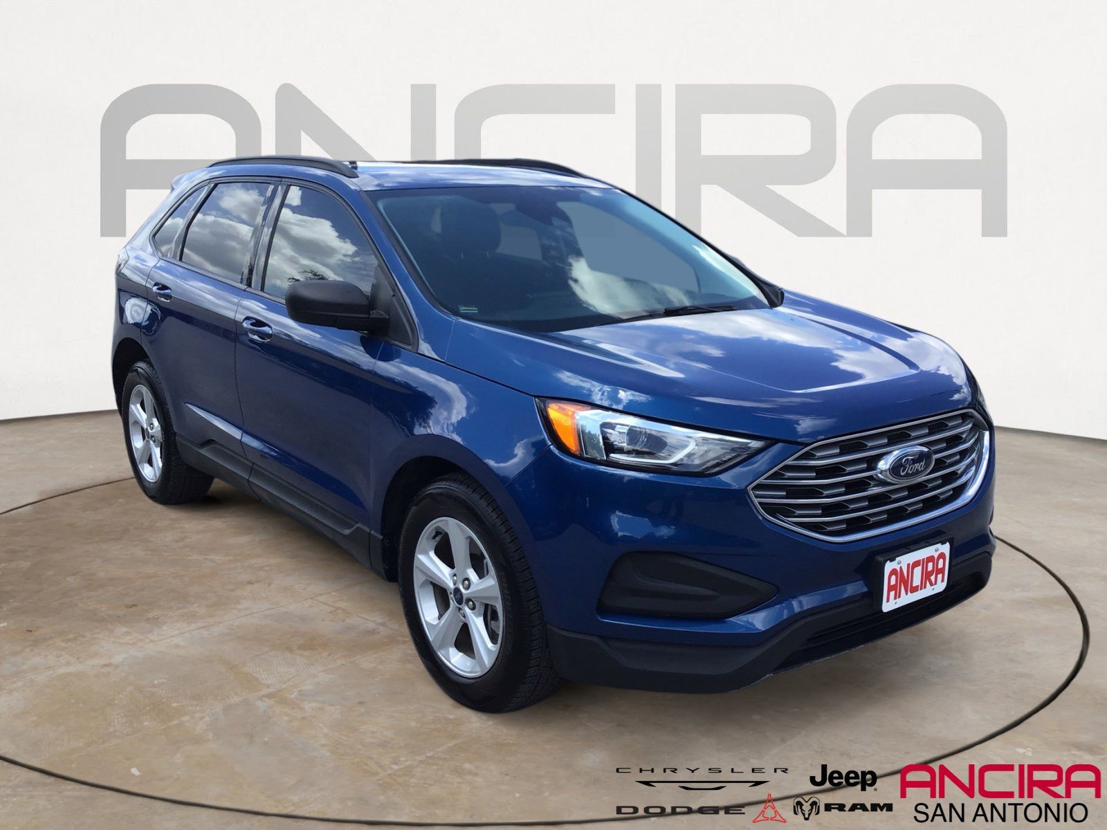2021 Ford Edge SE's photo