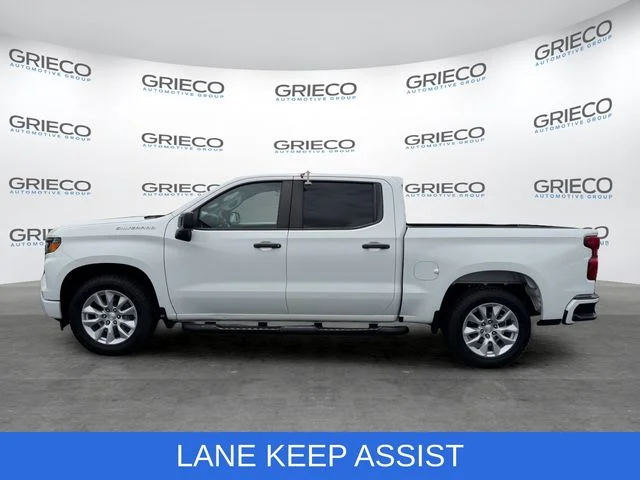 Used 2022 White Chevrolet Custom image 4