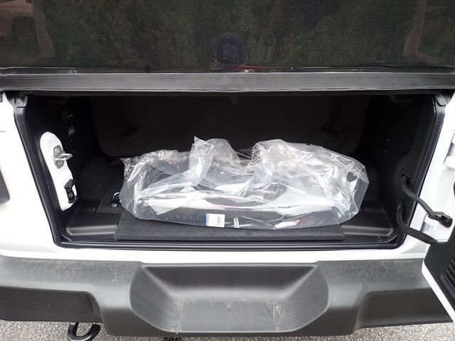 New 2026 Bright White Clear-Coat Exterior Paint Jeep Sport S image 6