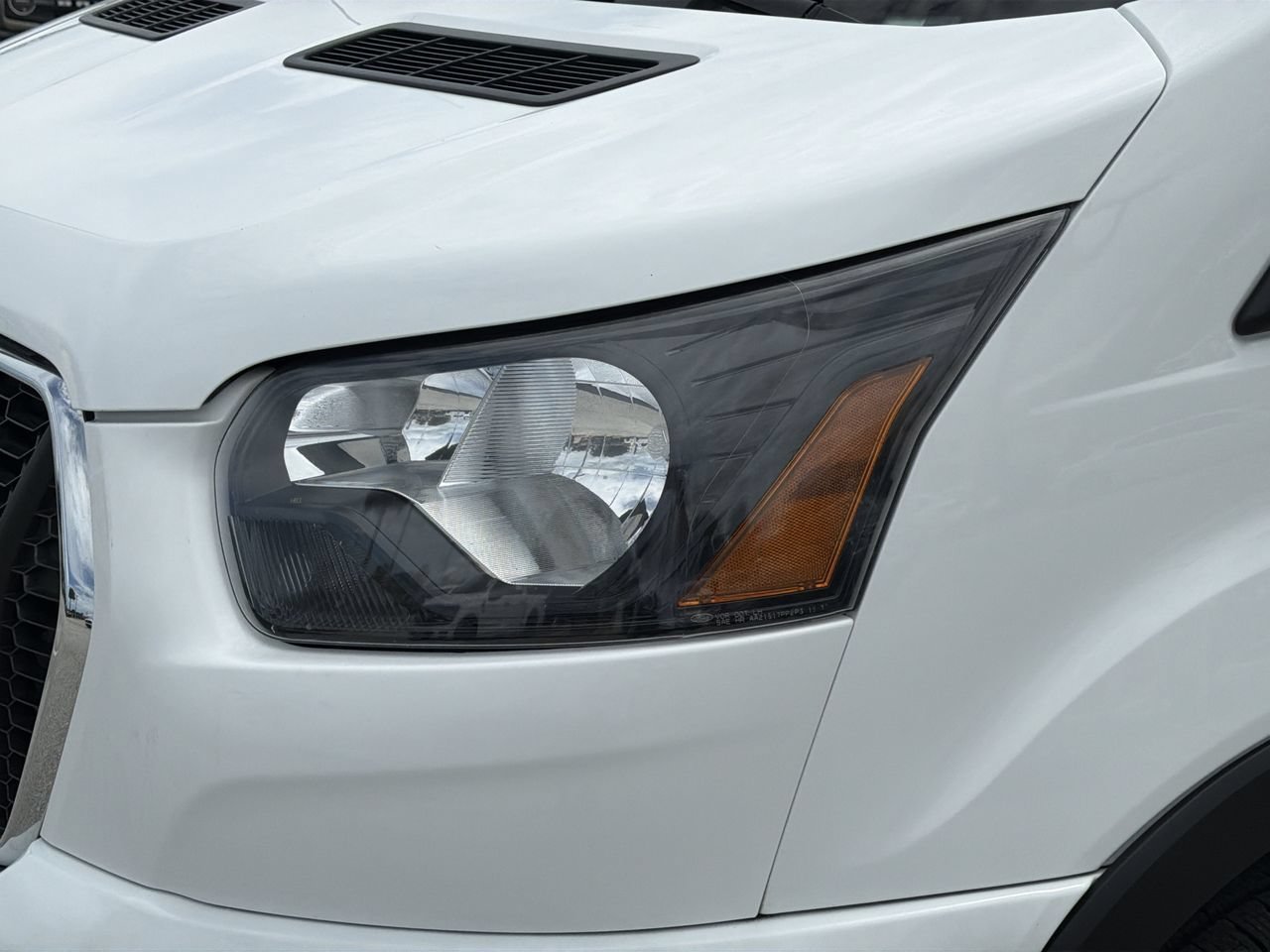 Used 2024 Oxford White Ford XLT image 6