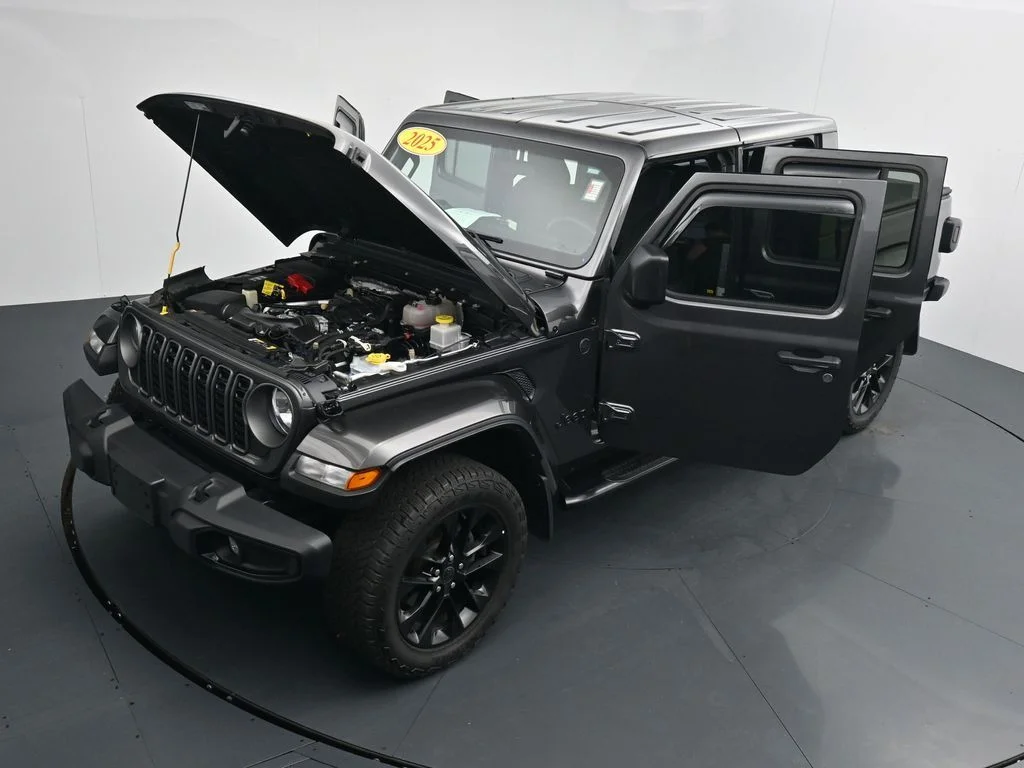 Used 2025 Gray Jeep Nighthawk image 40