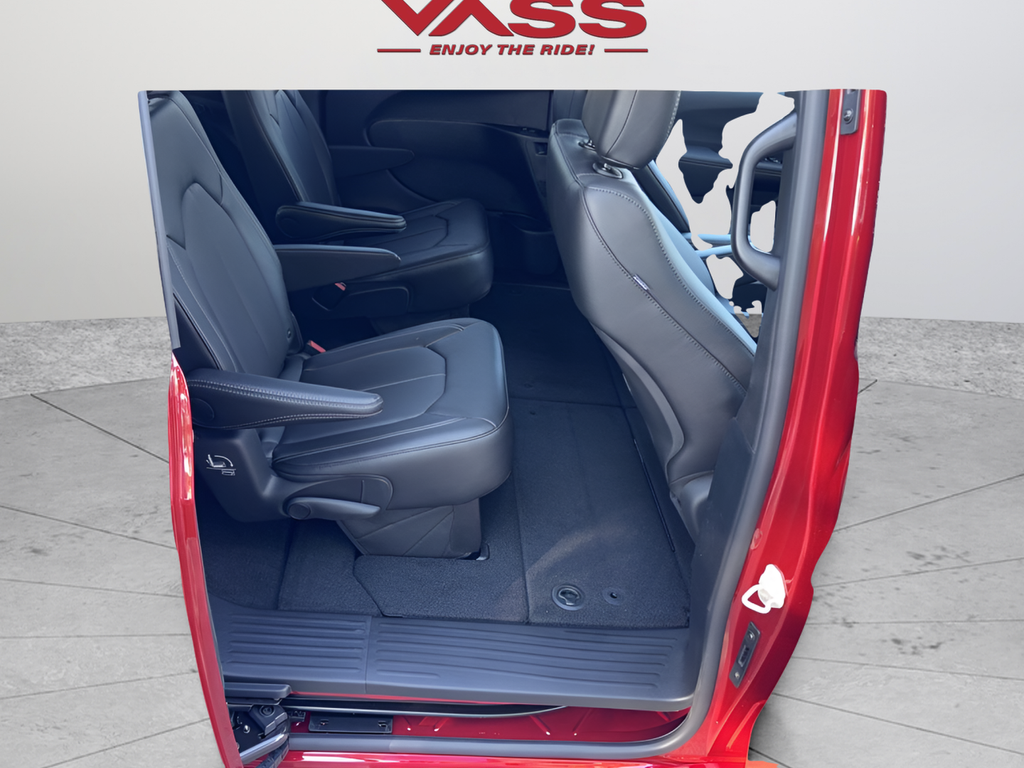 2026 Chrysler Pacifica Select - Photo 42