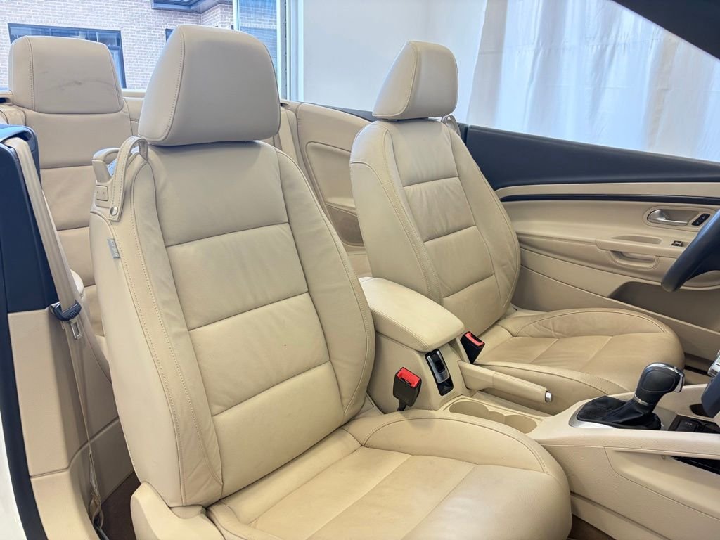 Used 2013 Candy White Volkswagen Lux image 20