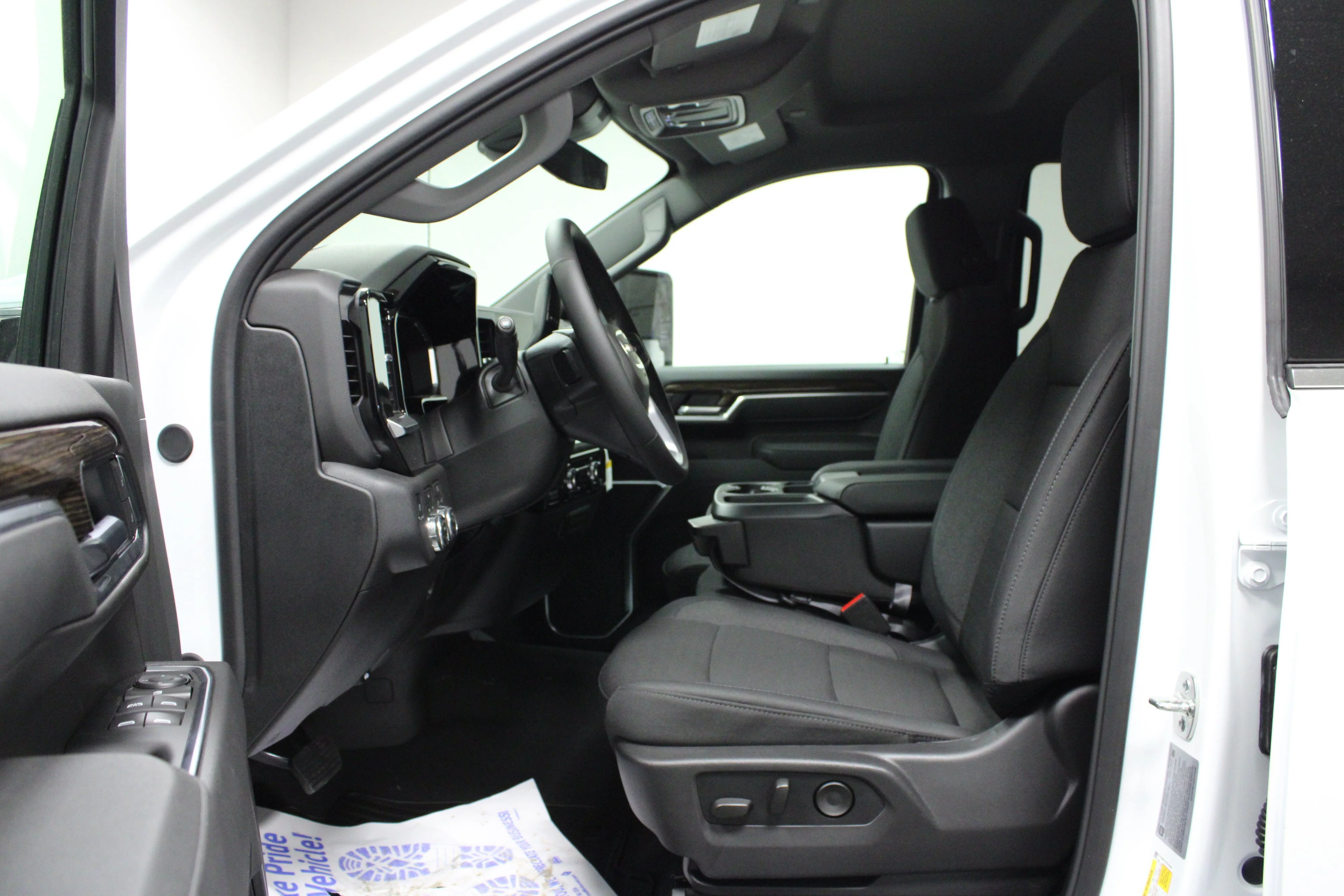 New 2026 Summit White GMC SLE image 11