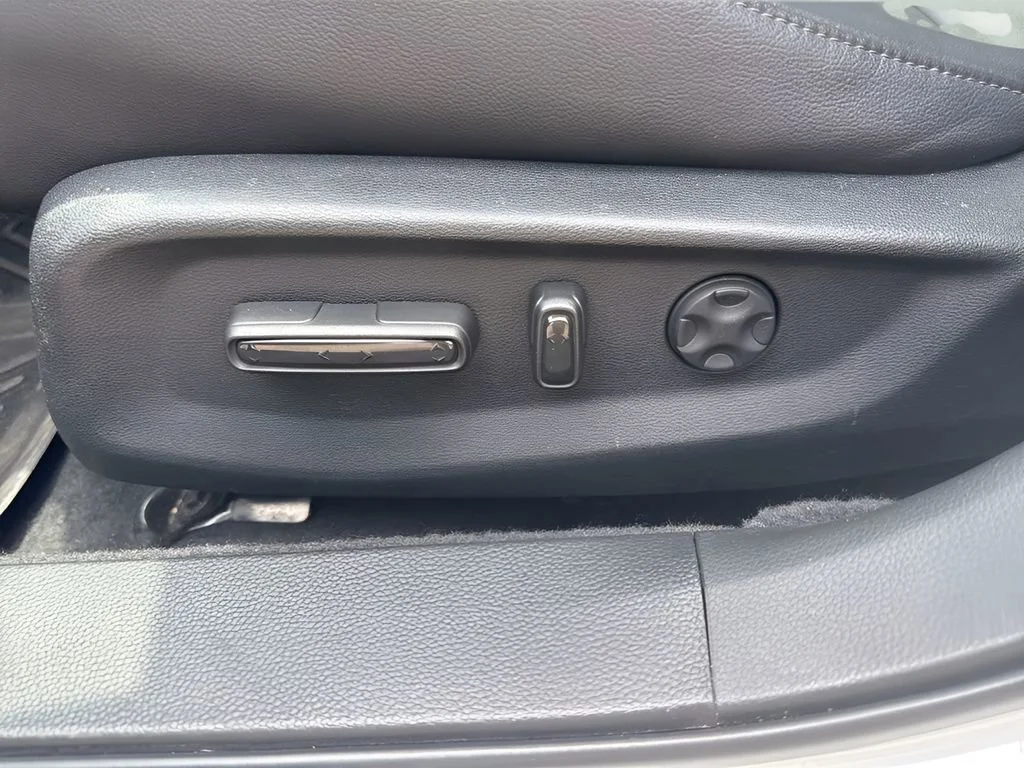 Used 2022  Honda Touring image 10