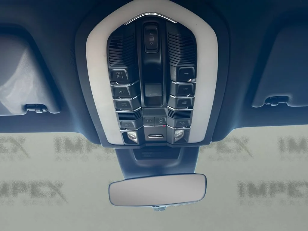 Used 2021  Porsche  image 22