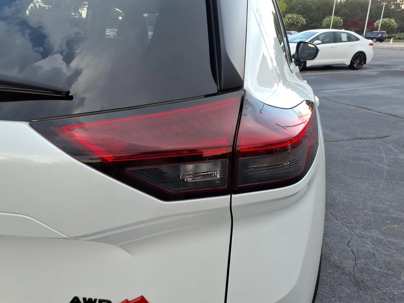 Used 2025 Everest White Pearl Nissan Rock Creek image 17