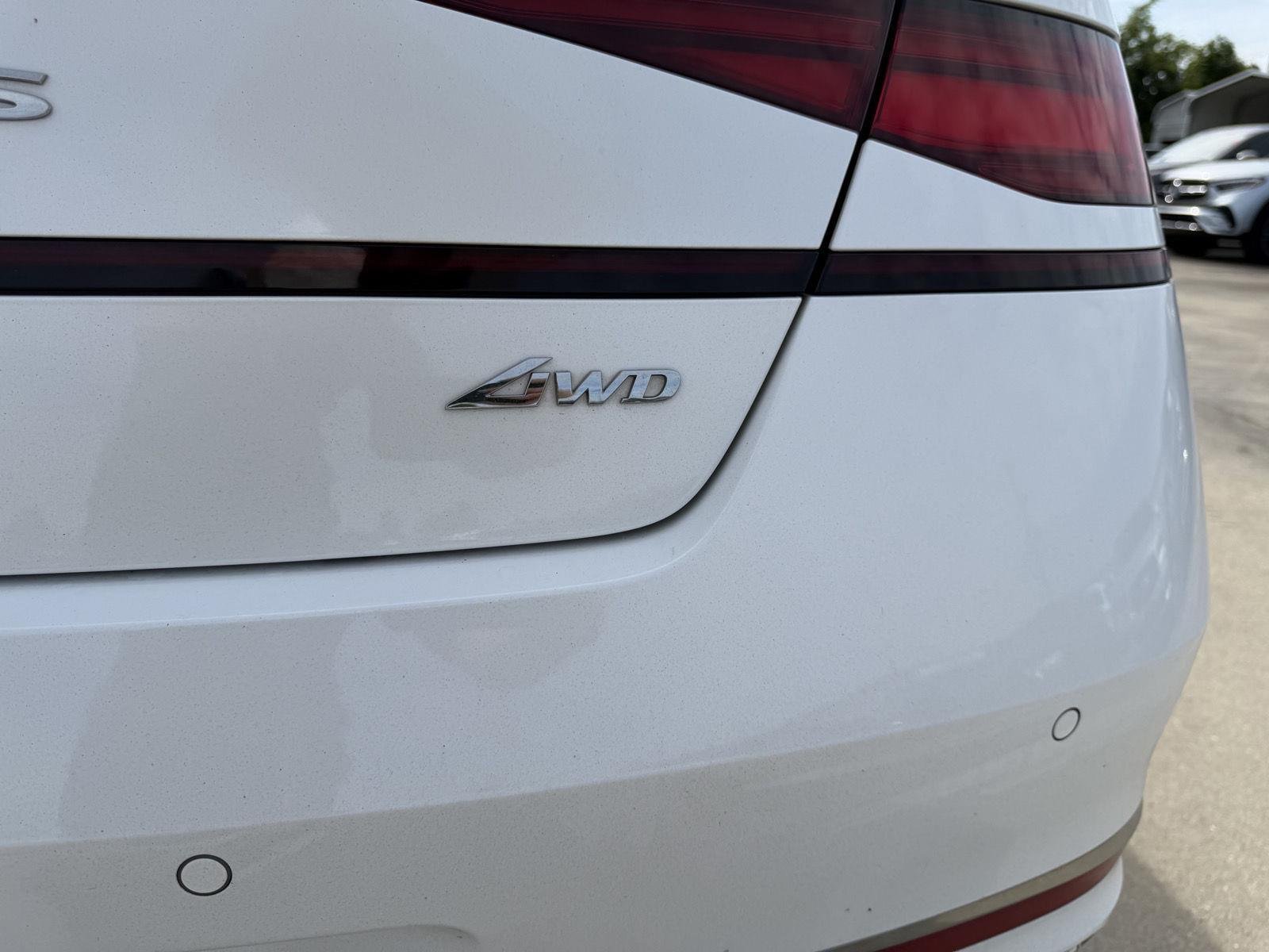 Used 2025 Uyuni White Genesis 3.5T e-SC image 25