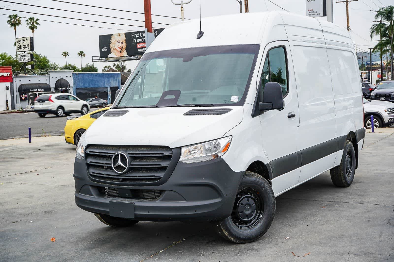 New 2026 Arctic+White Mercedes-Benz  image 1