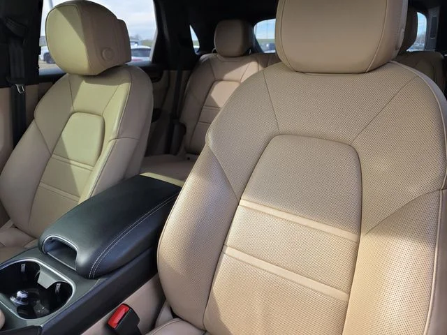 2022 Porsche Cayenne S - Photo 13